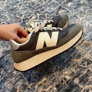 Grey new balance sneakers 327